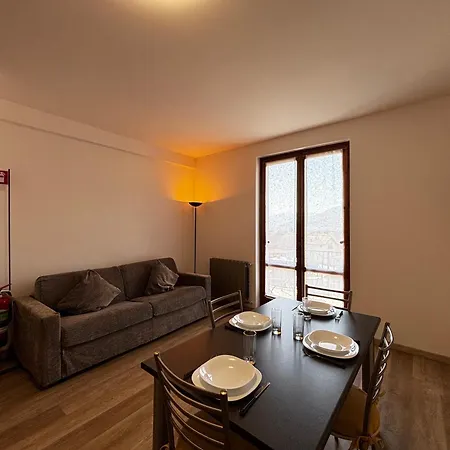 Dennis House - Larihome A86 * غْرافيدونا