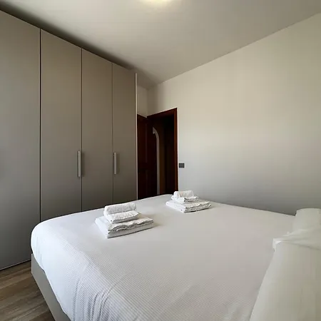 Dennis House - Larihome A86 شقة *